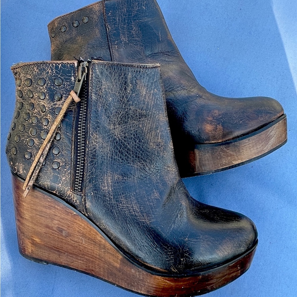 BED STU Ghent ankle boot Sz  8 Platform Studded Distressed Wedge Wood Heel